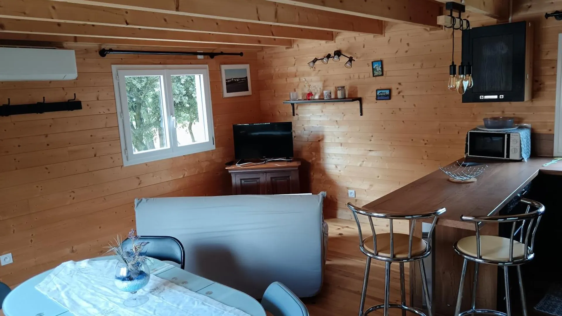 Chalet 50M2 Climatise Montjoyer France